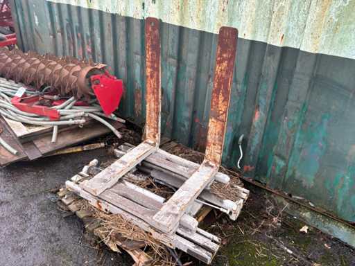 Cascade Fork Carriage