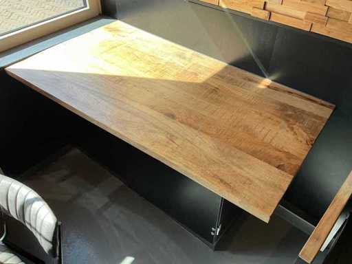 Drewniany blat stołu