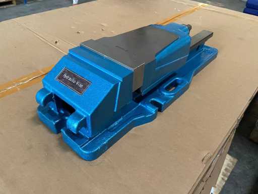 FREUTEK ATT0013 Hydraulic Vice 6" - 4500 kg