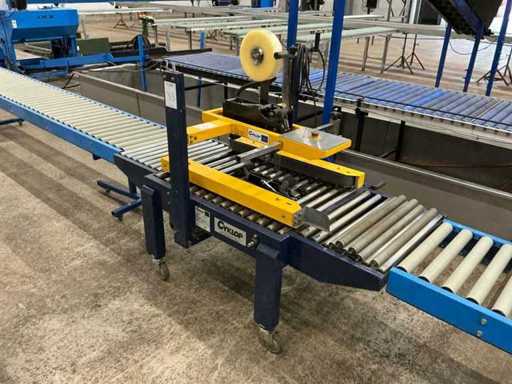 2011 Cyklop CT 103-SD Dozensluitmachine met rollenbaan