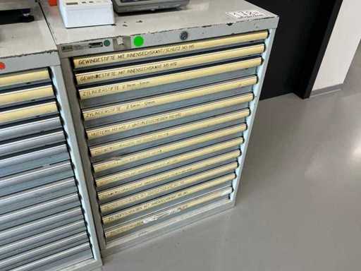 Werkstattschrank mit Inhalt
