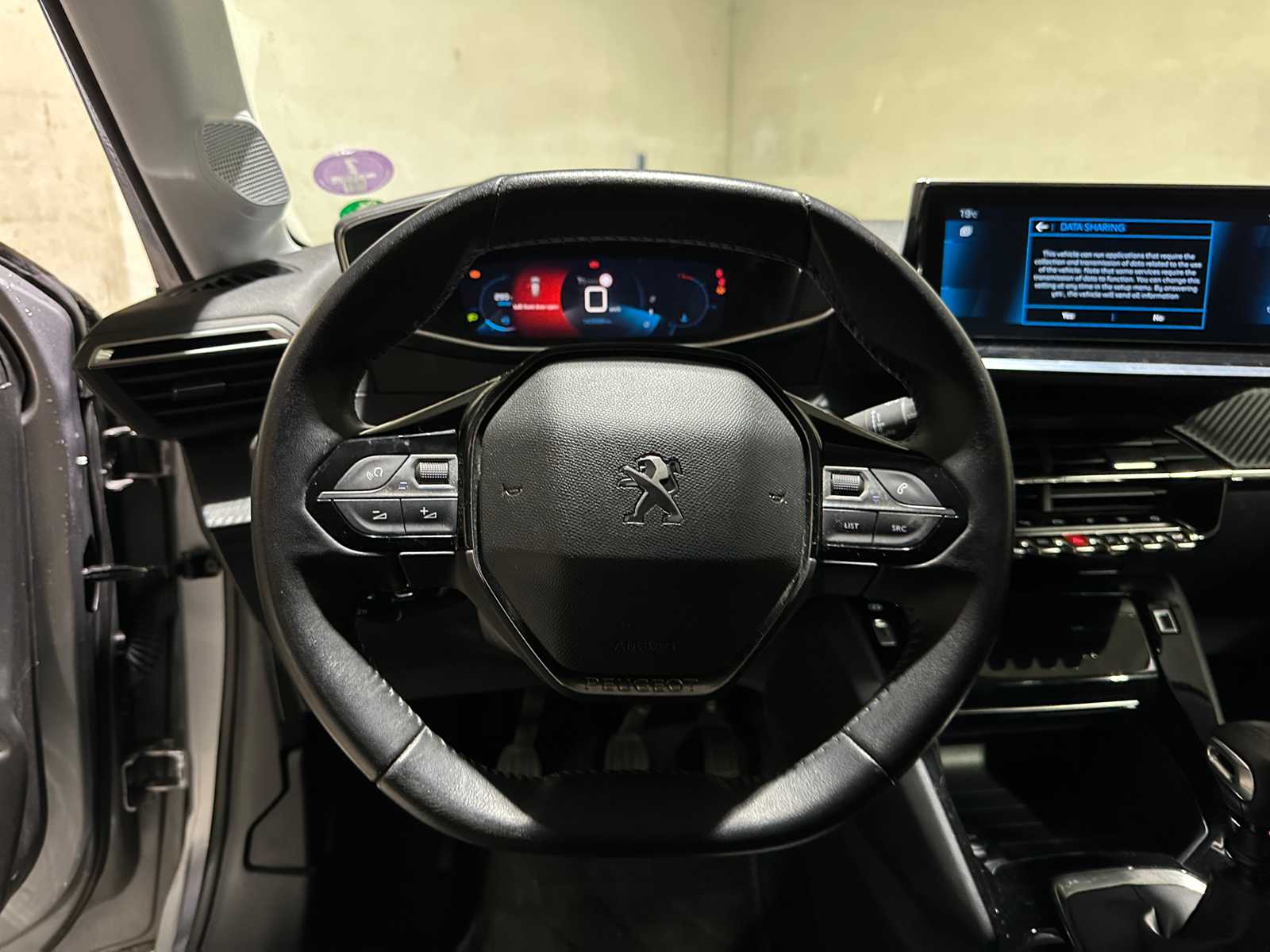 Peugeot 208 1.2 PureTech Blue Lease Allure 101hp 2021, L-705-ZD