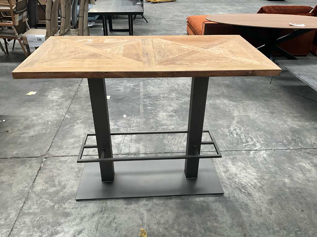 1x Bar table