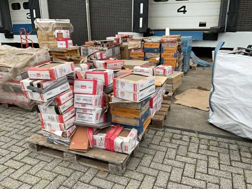Partij diverse tegels
