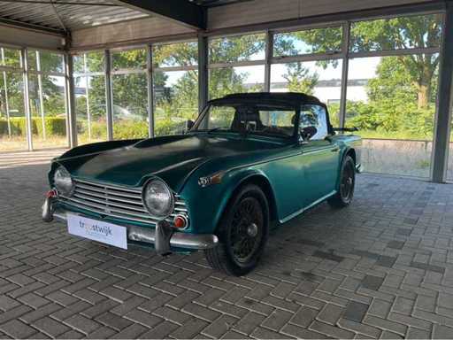 Triumph TR4A décapotable TVA de 1967 