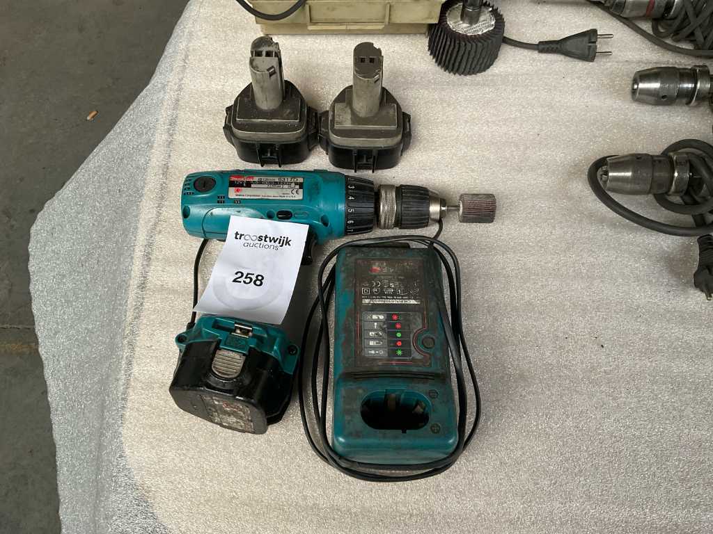 Makita 6317d battery hot sale