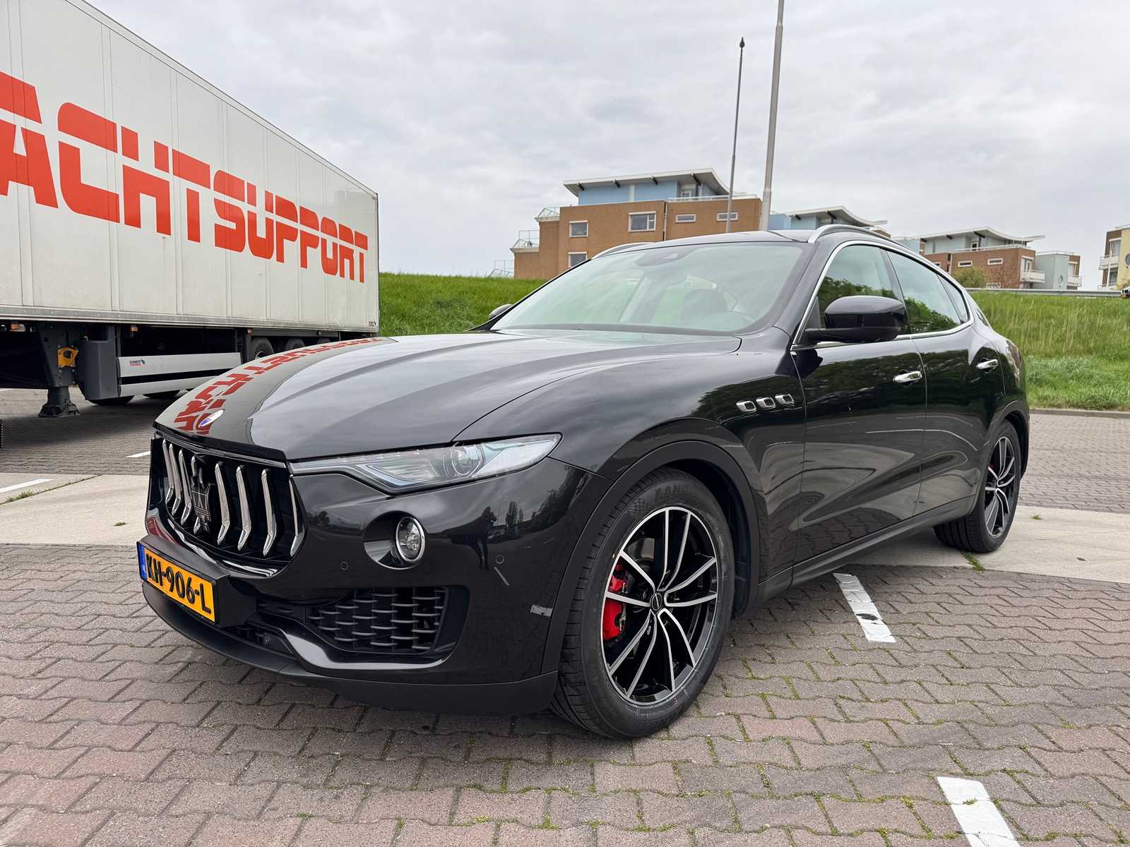 2016 Maserati Levante 3.0 V6 D AWD; KH-906-L