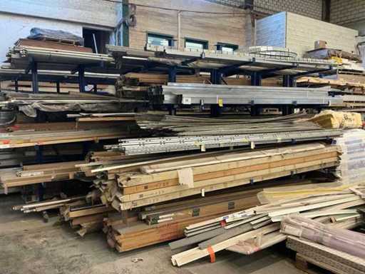 Draagarmstelling met inhoud (7x)