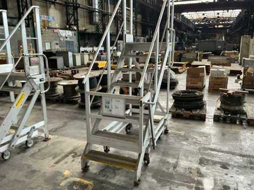 Escalier de la plateforme mobile Perfecty 2015