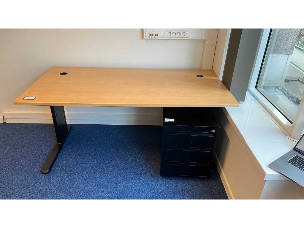 Bureau met ladeblok