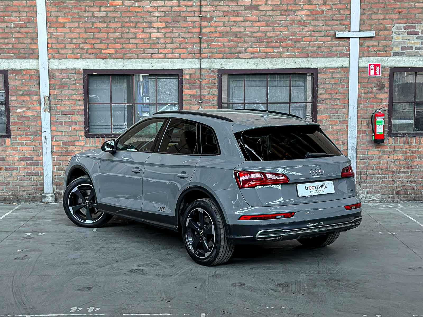 Audi Q5 2.0 TFSI Quattro Sport S Line Black Edition 252pk 2018 (Origineel-NL + 1e Eigenaar), TT-931-B