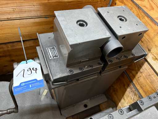 BUSCH V 6 5-axis clamping system