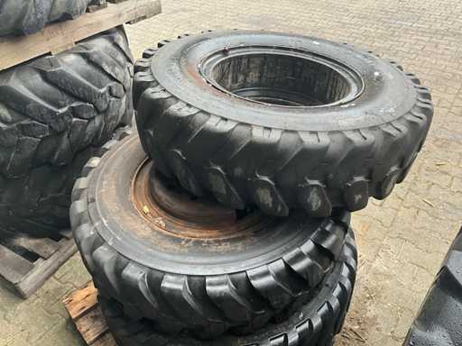 Solideal 10.00-20 Tire with rim (2x)