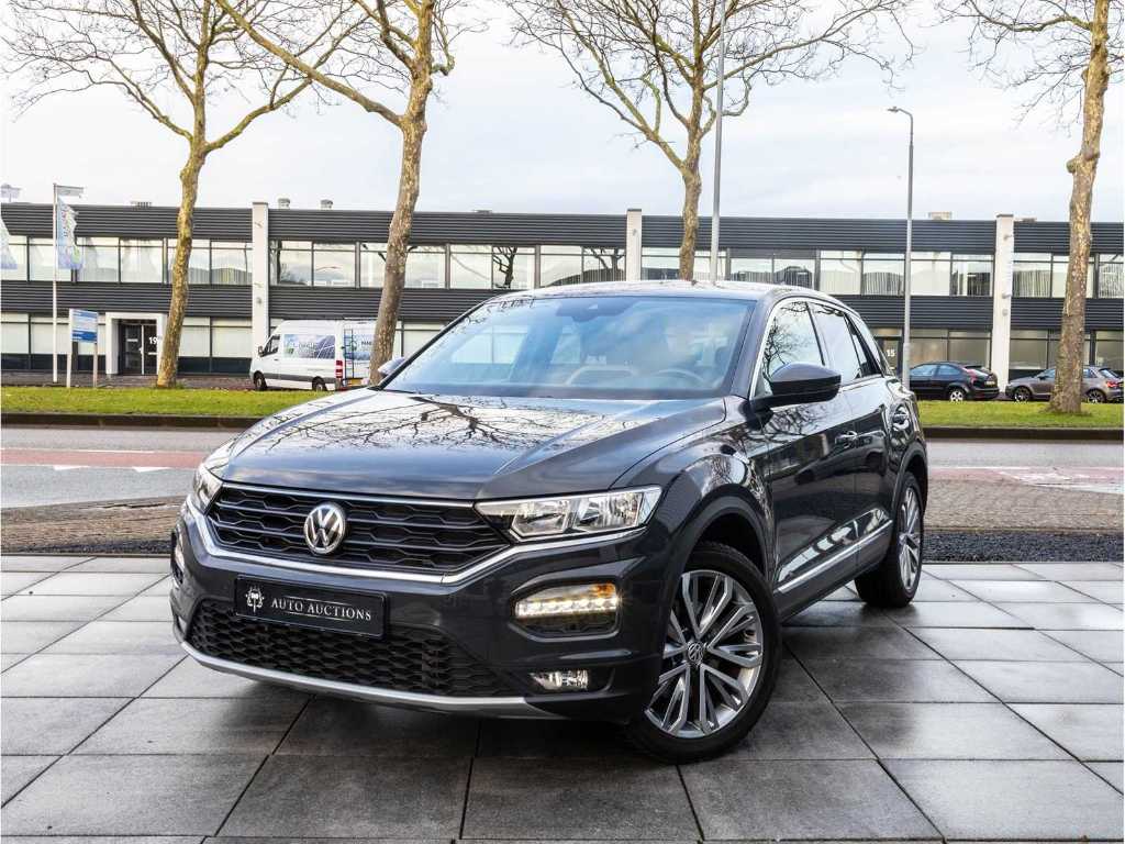 Volkswagen T-Roc 2.0 TSI 4Motion Sport 190HP Automatic 2019 Navigation Heated seats Towbar 18"Inch Tinted glass