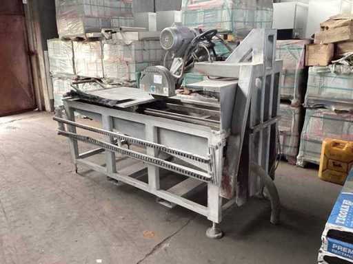 Tile Cutting Machine