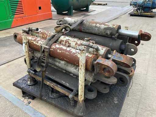 Hydraulic cylinder (20x)