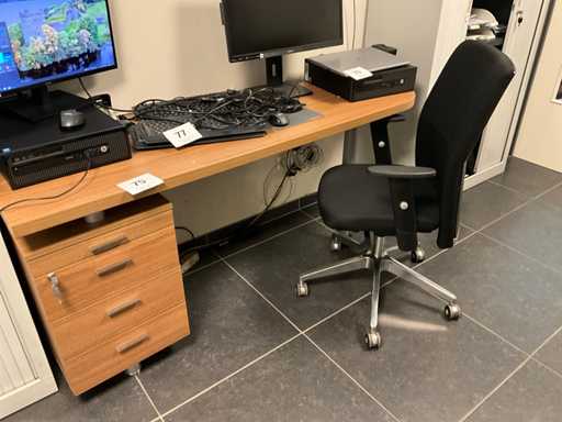 Bureau + bureaustoel