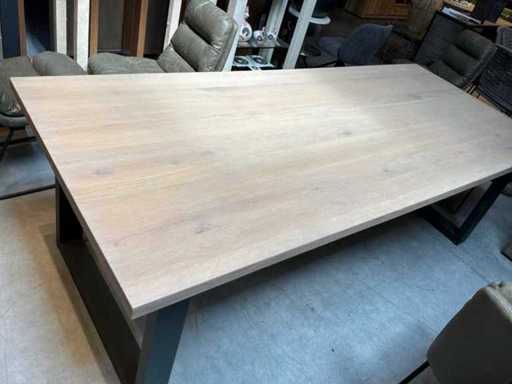 Chita Eetkamertafel