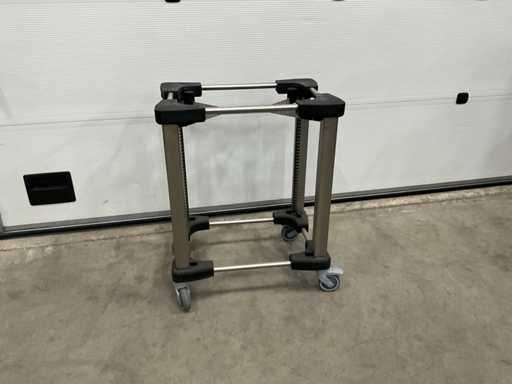 Mobile Containing DBS 1/1 GN trays lowerator