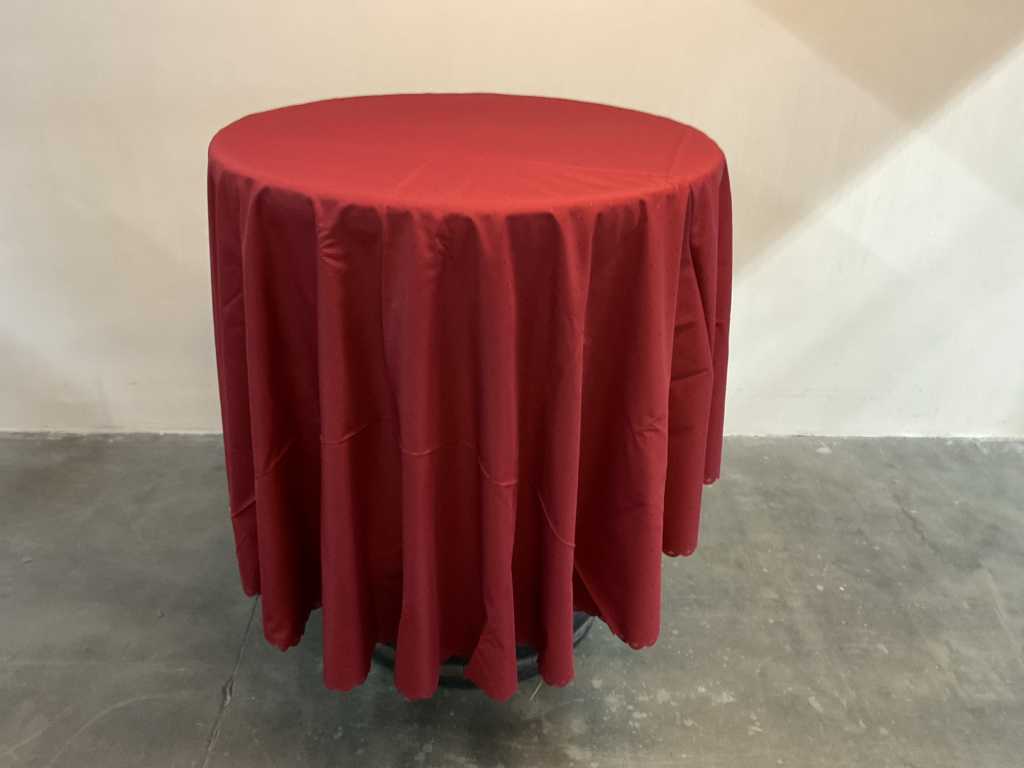 Tablecloth in red