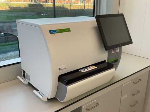 PerkinElmer SuperFlex Automatic chemiluminescence analyzer