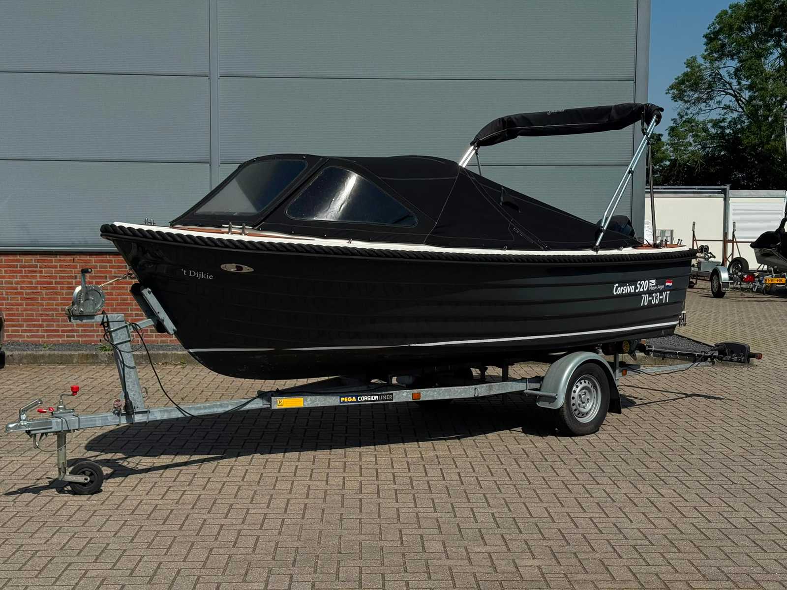 Corsiva – 2014 – 520 New Age 25HP – Sloop