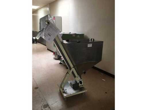 Giraffe with Cleated Strip