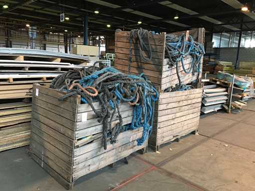 Batch of various ship rope