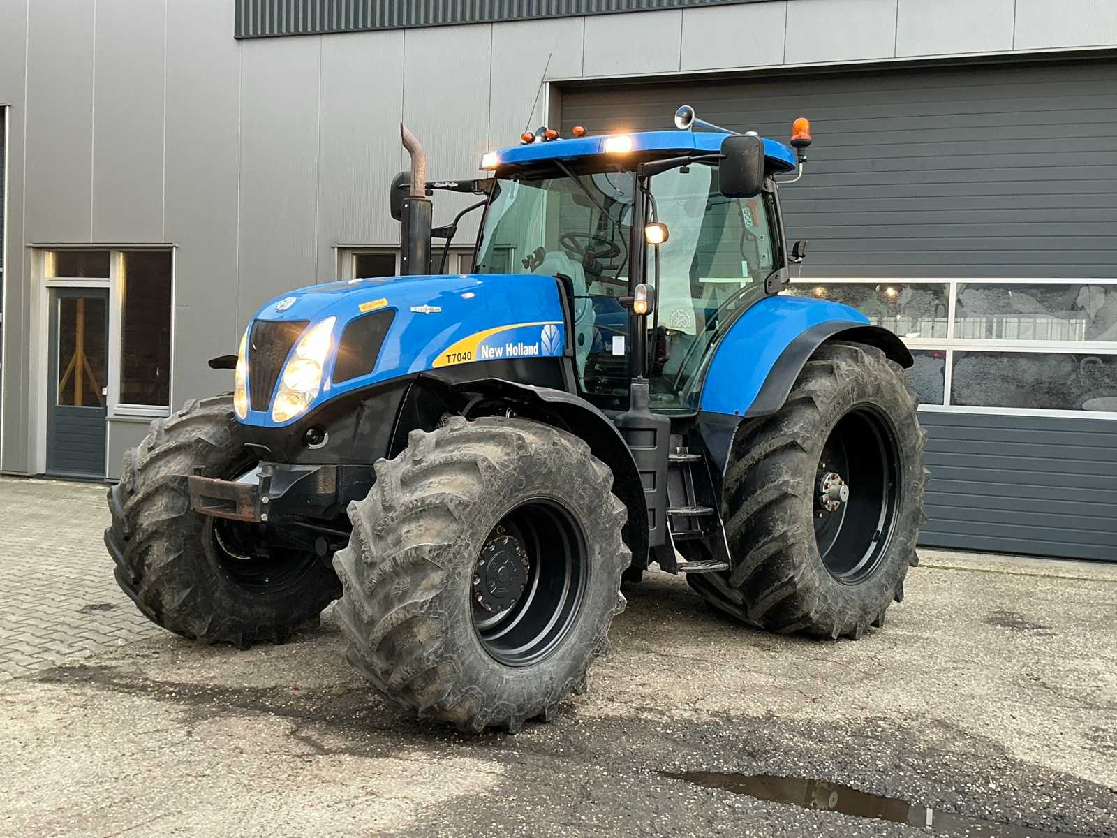 2010 New holland T7040 Four wheel drive farm tractor