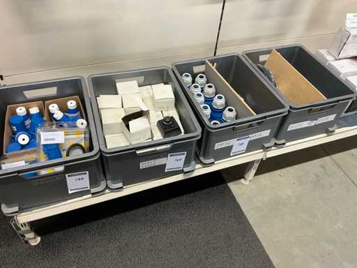 Serie de dopuri cu 3 pini