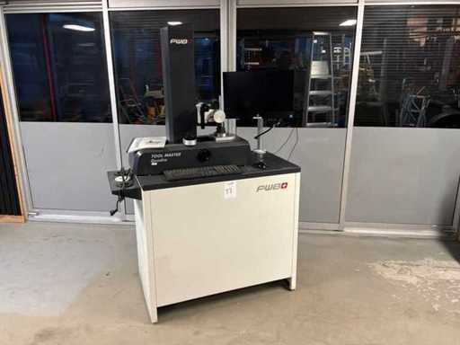 PWB+ Tool master Quadra Tool precision measuring machine