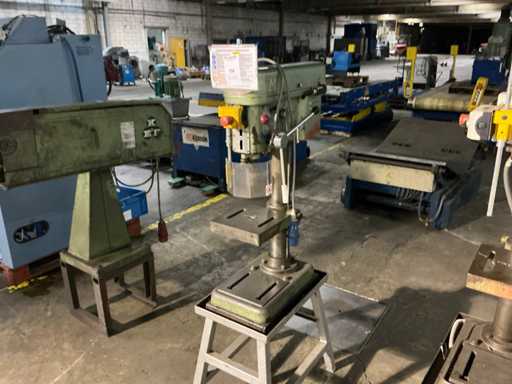 Bench column drilling machine