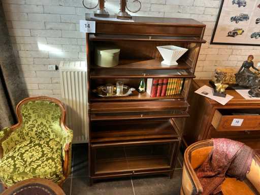 Antieke houten boekenkast