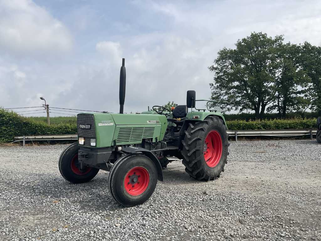 Fendt Farmer 4S Tractor agricol cu tracțiune dublă