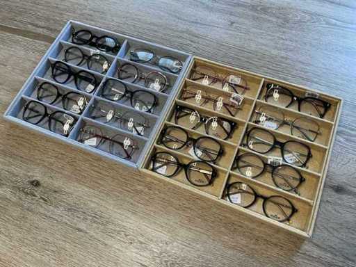 Nuxe Optique des lunettes de lecture