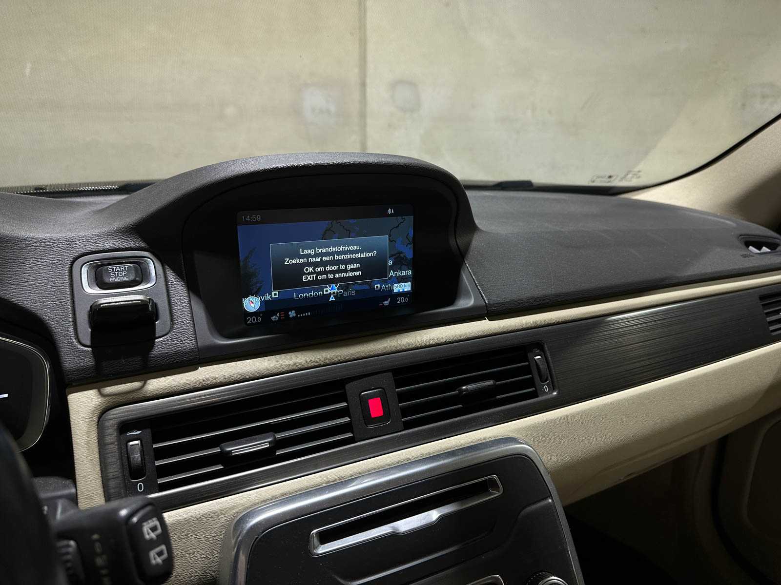 Volvo V70 2.0 D4 Summum 181pk 2015 (Origineel-NL), GB-859-B