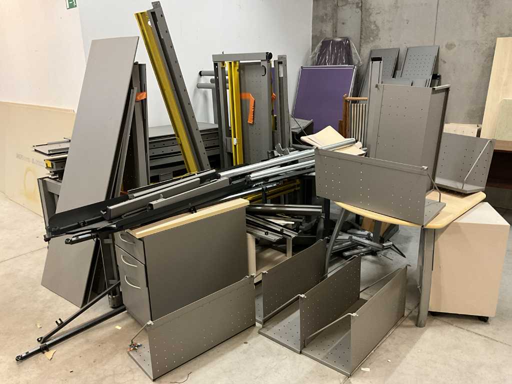 Batch of office furniture, including KNOLL