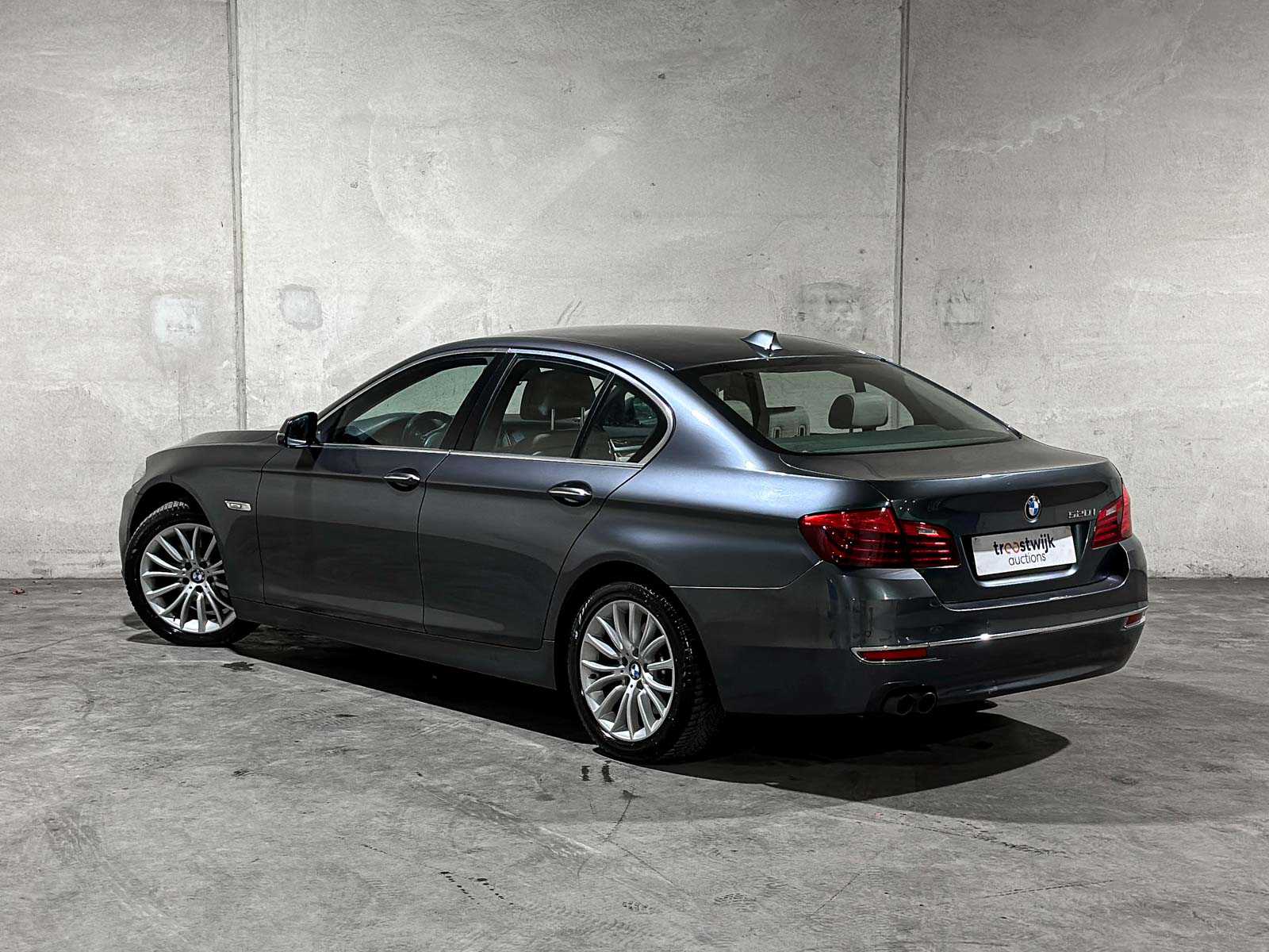 BMW 520i Luxury Edition 5-serie 181pk 2017 (Origineel-NL), NP-432-L