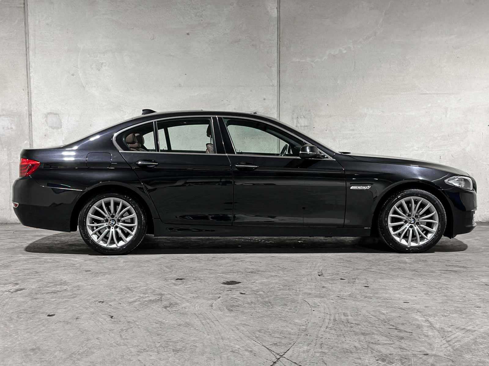 BMW 520i Luxury Edition 184pk 2016 (Origineel-NL) 5-serie F10, KK-611-L