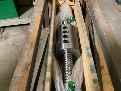 Șurub cu bile de precizie