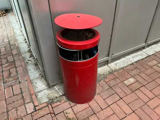 Coș de gunoi metalic