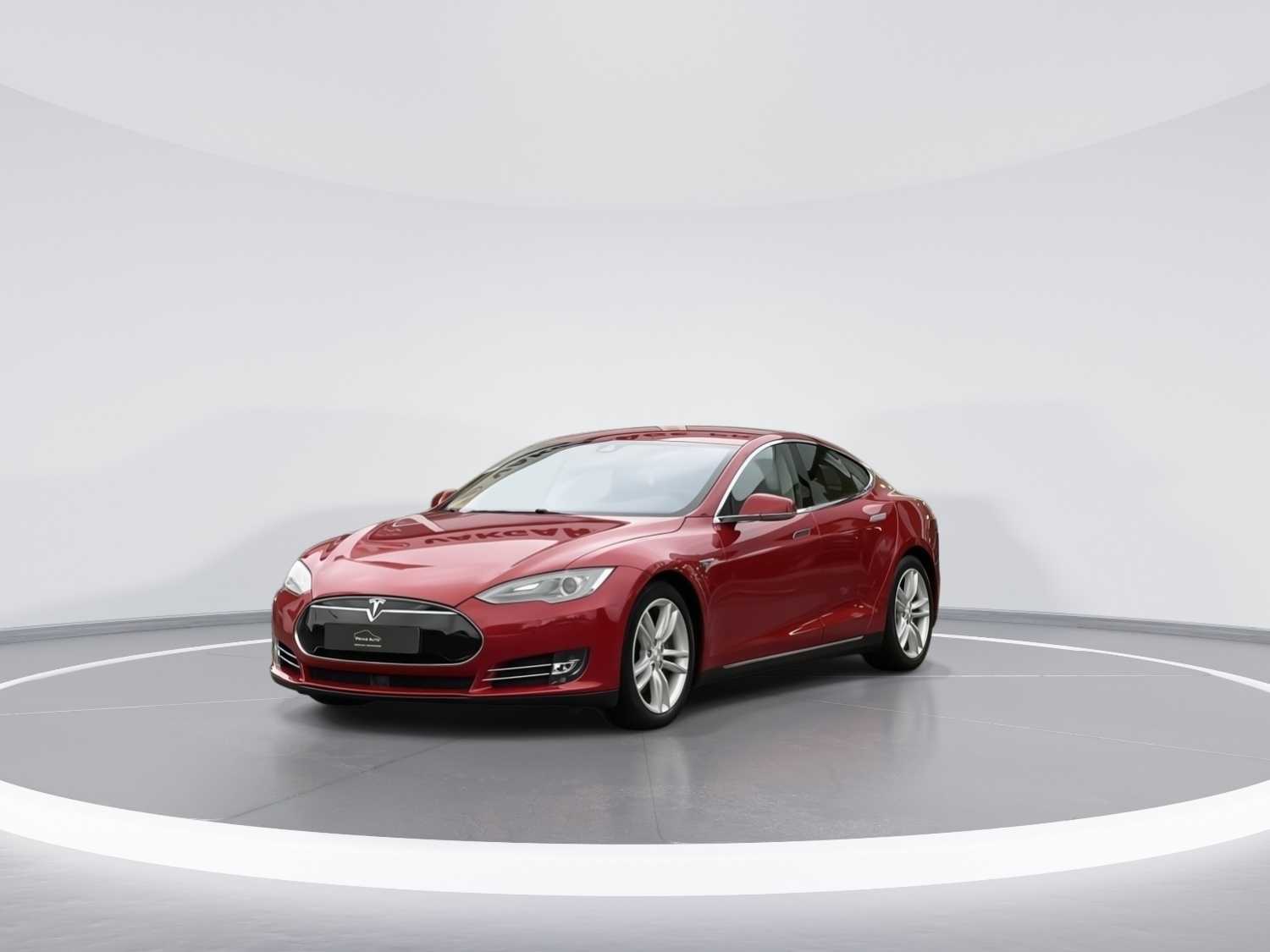 Tesla Model S 85D w wersji podstawowej z 2015 r. | GB-994-J