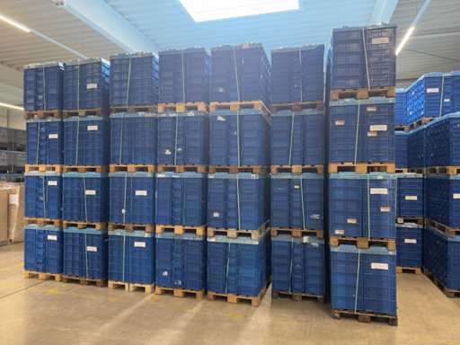   Beaucoup de boîtes en plastique