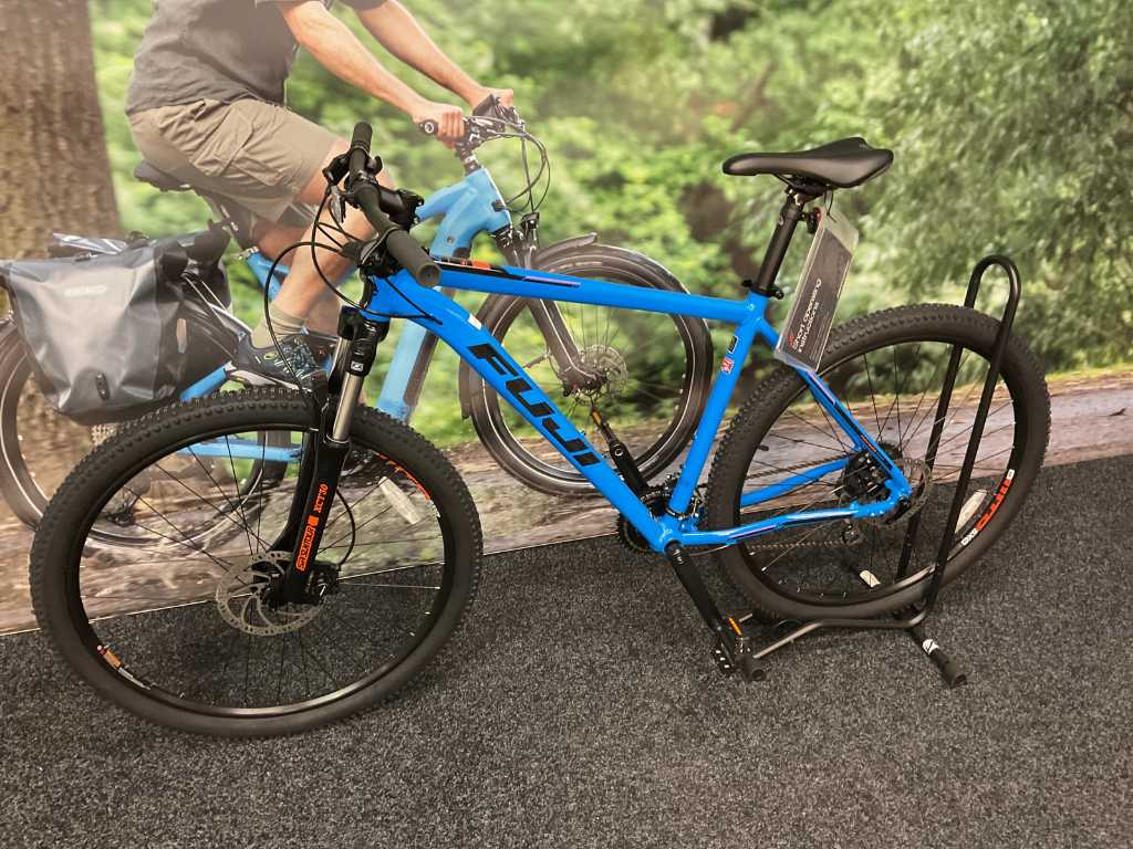 Fuji one best sale 9 mountain bike