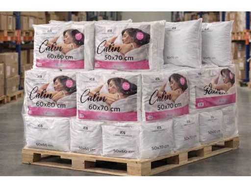 Palette von 100 Teilen von 50 Memory-Foam-Kissen im 60 mal 60 und 50 50 x 70 Format