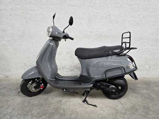 DJJD - Snorscooter - Cashmere Basic - 4T 25km uitvoering fhl65s