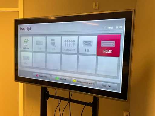 Televisione LG 60LY330C su supporto