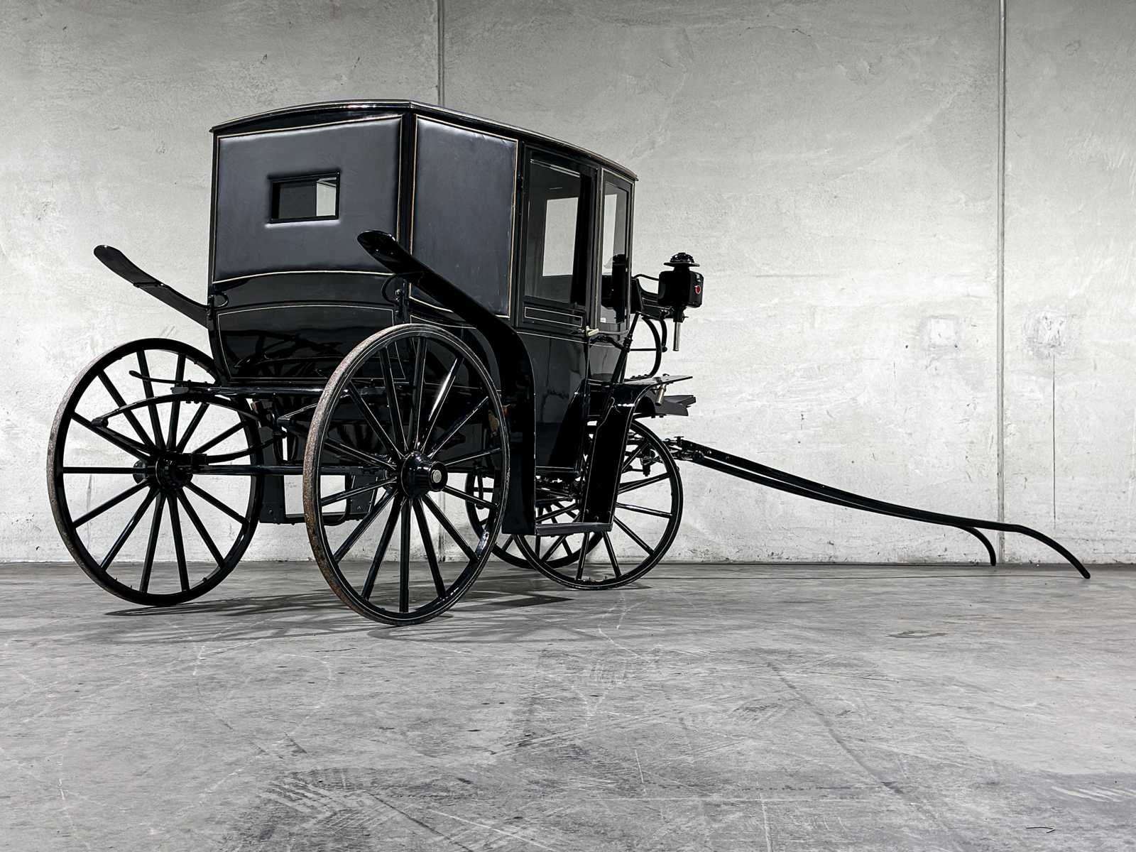 Carriage Berline Classic Horse-Drawn Carriage