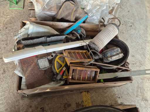 Batch of various contractor materials