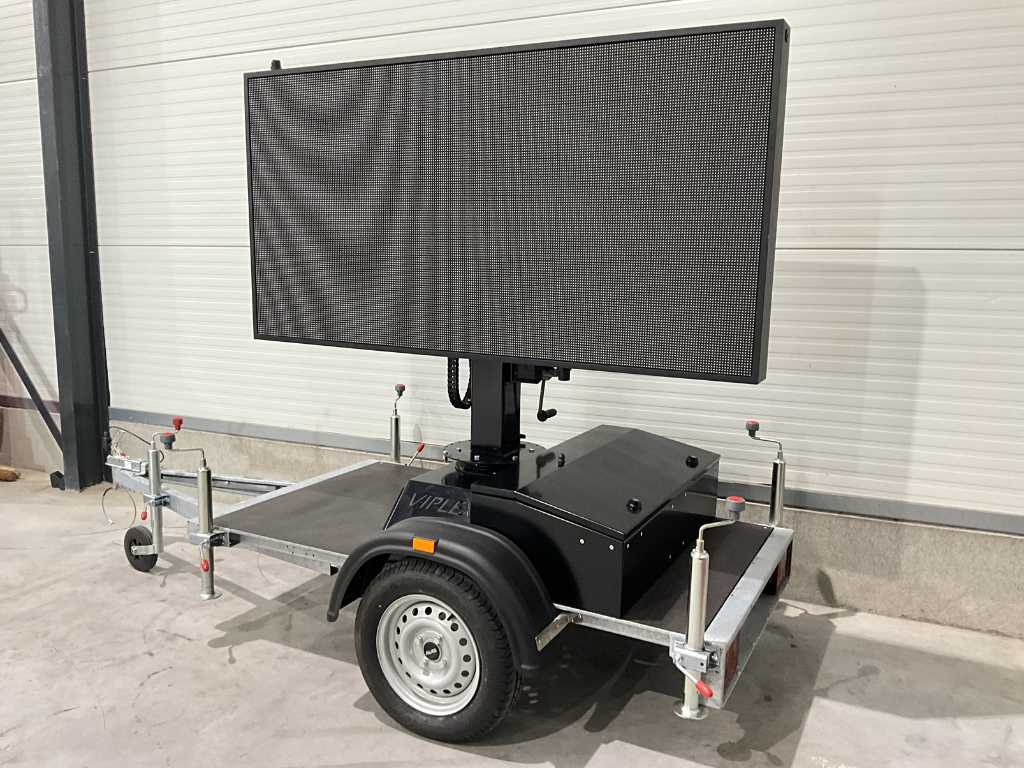 2023 Viplex led text cart on a trailer on battery 220V